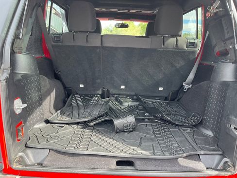 Used 2015 Jeep Wrangler Unlimited Sport w/ Quick Order Package 24S image 28