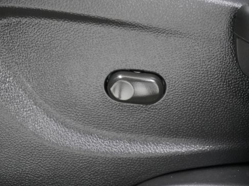 Used 2022 Chevrolet Trax LT w/ LPO, Cargo Package image 19