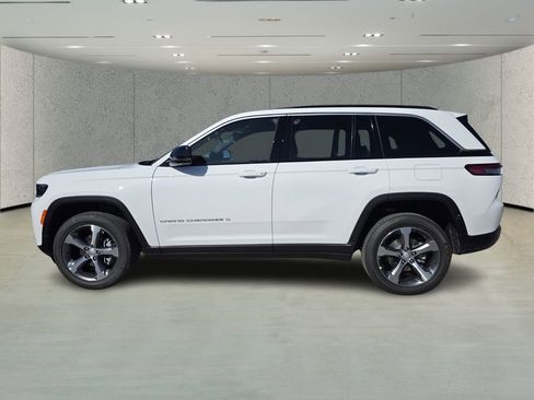 New 2026 Jeep Grand Cherokee Limited image 3