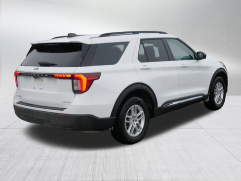 Used 2025 Ford Explorer Active image 7