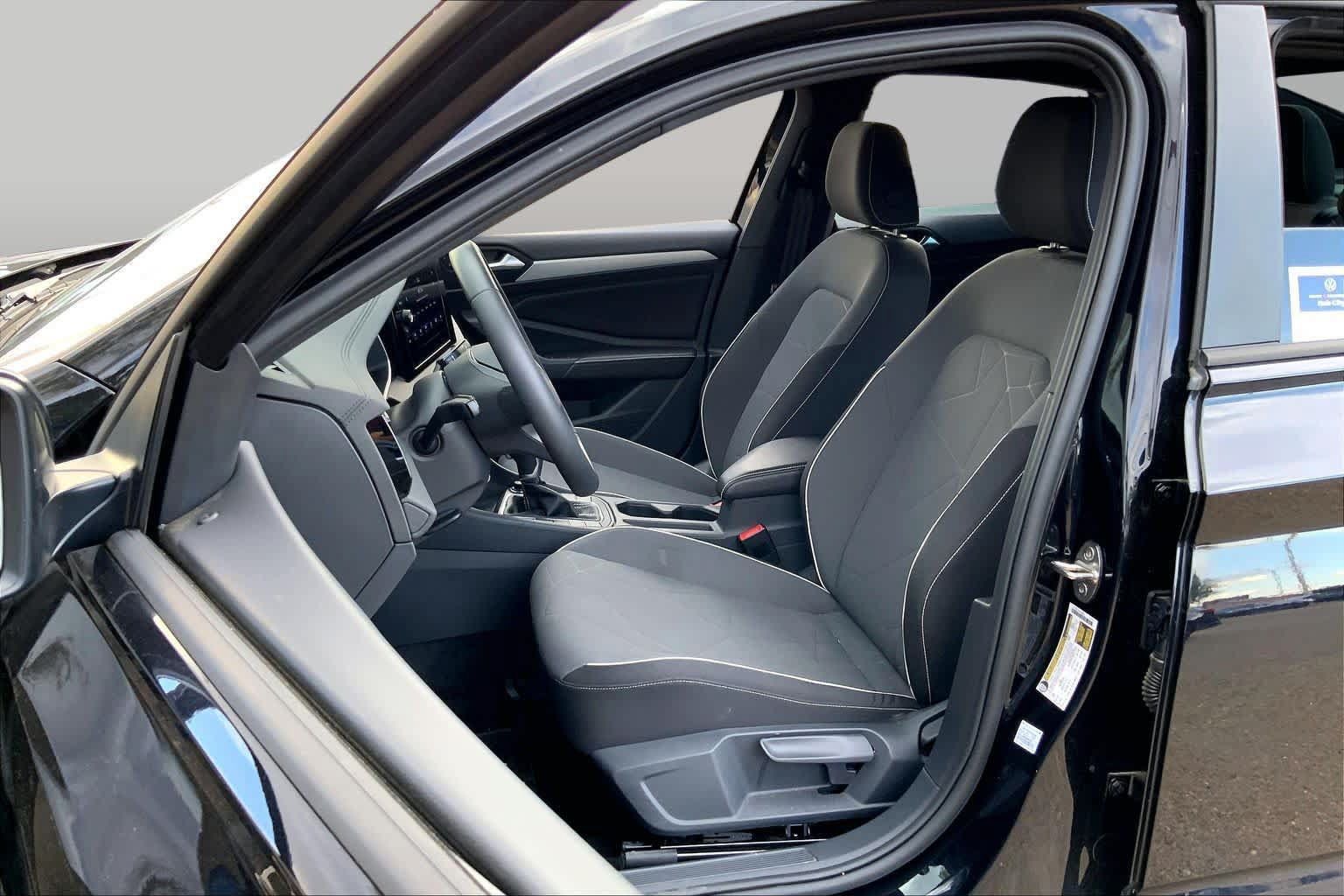 Used 2026 Volkswagen Jetta Sport FWD image 8