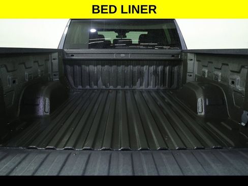 Used 2022 Chevrolet Silverado 1500 LT w/ Z71 Off-Road Package AWD/4WD image 11
