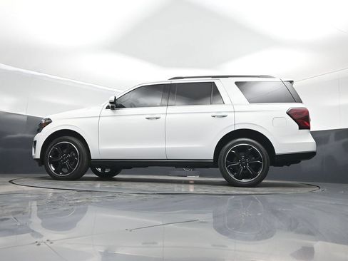 Used 2023 Ford Expedition Limited AWD/4WD image 7