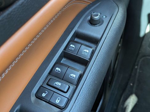 Used 2025 Jeep Compass Limited AWD/4WD image 29