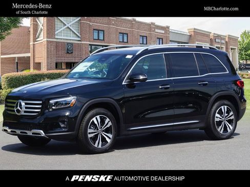 New 2025 Mercedes-Benz GLB 250 4MATIC image 1