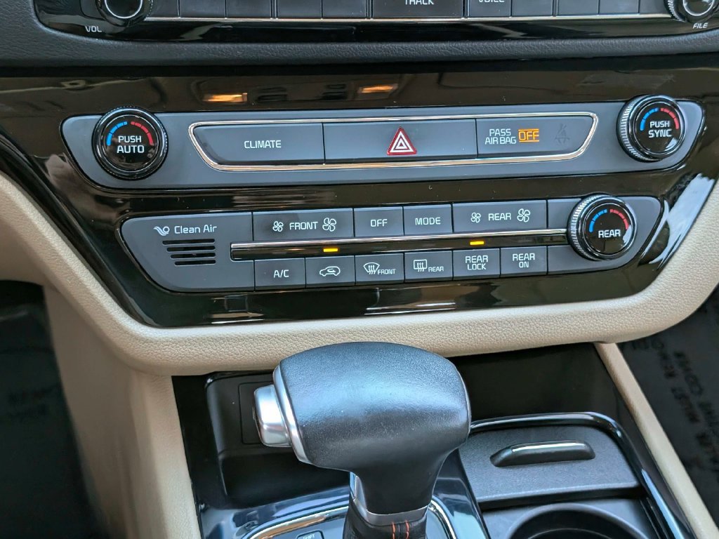 Used 2018 Kia Sedona SX Limited FWD image 24