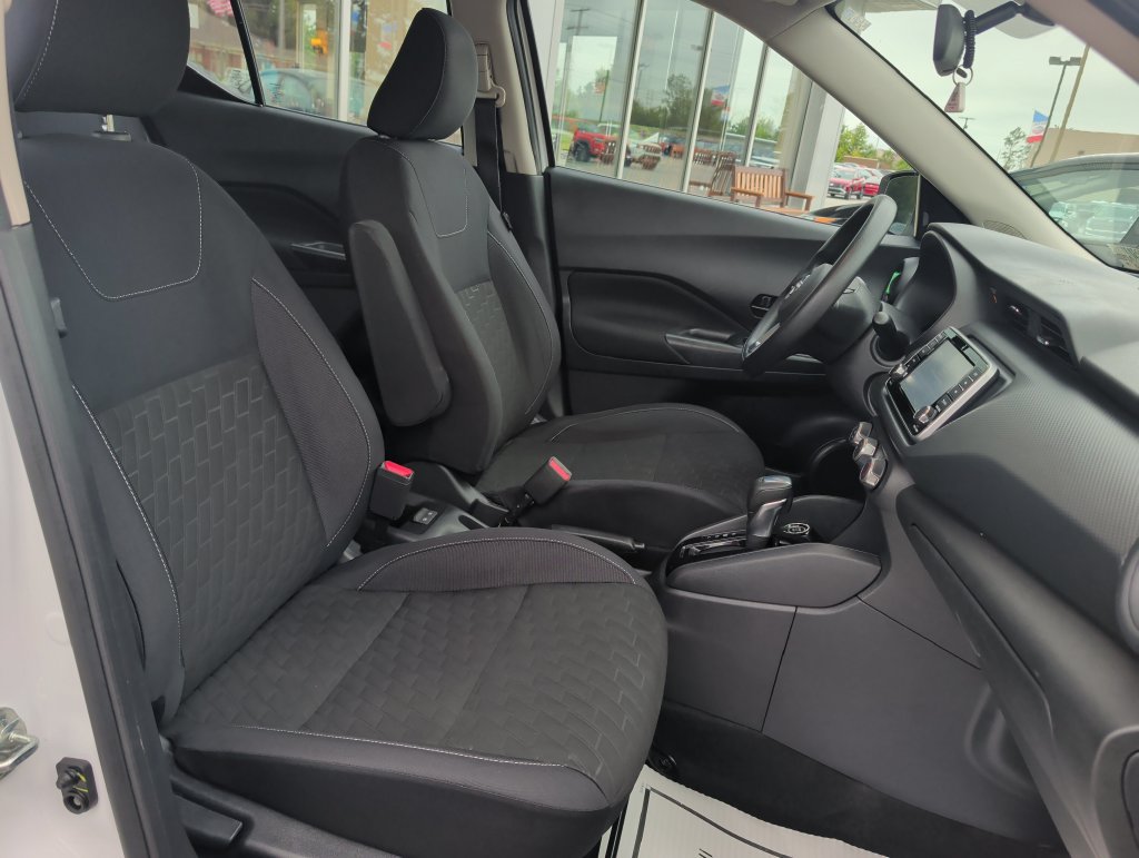 Used 2022 Nissan Kicks S FWD image 21