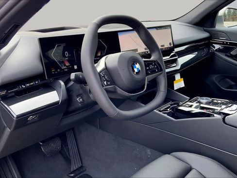 New 2026 BMW 530i xDrive w/ Premium Package AWD/4WD image 8