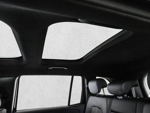 New 2026 Mercedes-Benz GLB 250 4MATIC image 21