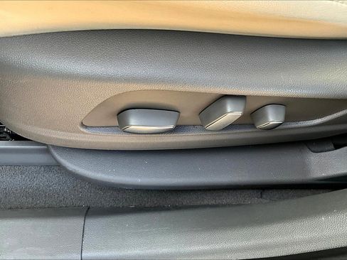 Used 2020 Cadillac XT6 Premium Luxury image 36