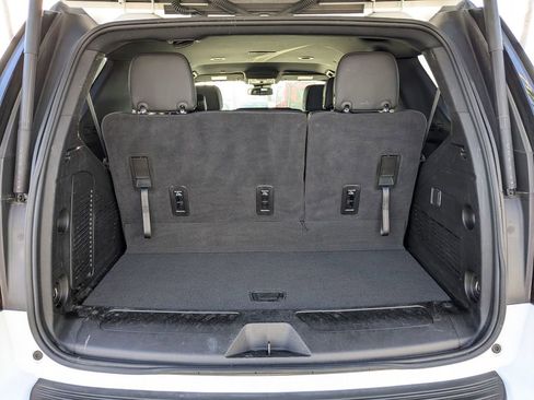 Used 2024 GMC Yukon SLT image 13