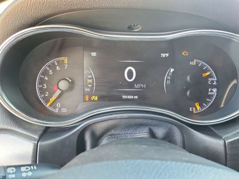 Used 2018 Jeep Grand Cherokee Altitude AWD/4WD image 19