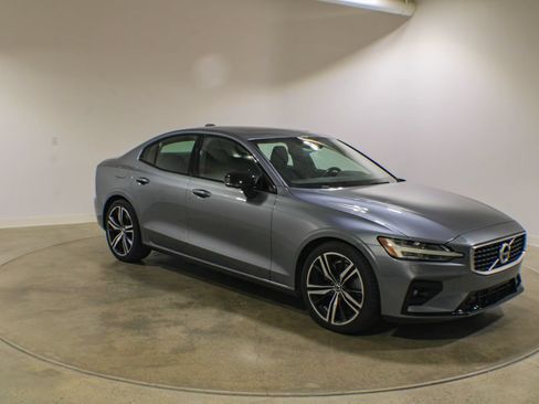Used 2019 Volvo S60 T6 R-Design AWD/4WD image 7