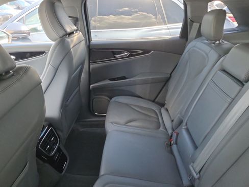 Certified 2023 Lincoln Nautilus Reserve FWD image 8