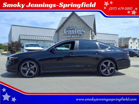 Used 2023 Honda Accord Sport image 1