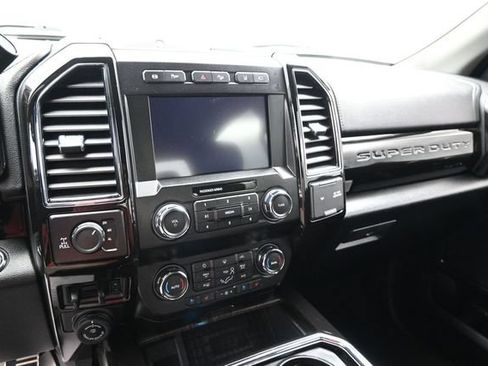 Used 2020 Ford F250 Lariat w/ Lariat Ultimate Package AWD/4WD image 32