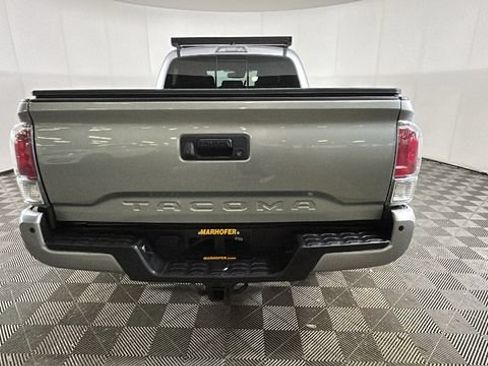 Used 2020 Toyota Tacoma TRD Sport w/ TRD Premium Sport Package AWD/4WD image 3