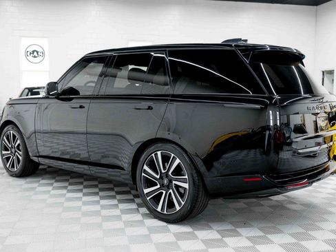 Used 2023 Land Rover Range Rover SE AWD/4WD image 9