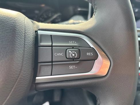 Used 2024 Jeep Compass Latitude AWD/4WD image 22