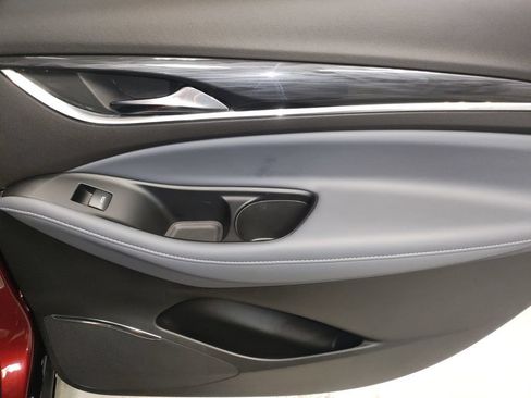 Used 2024 Buick Enclave Essence FWD image 14
