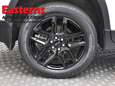 Used 2021 Chevrolet Traverse LT image 32