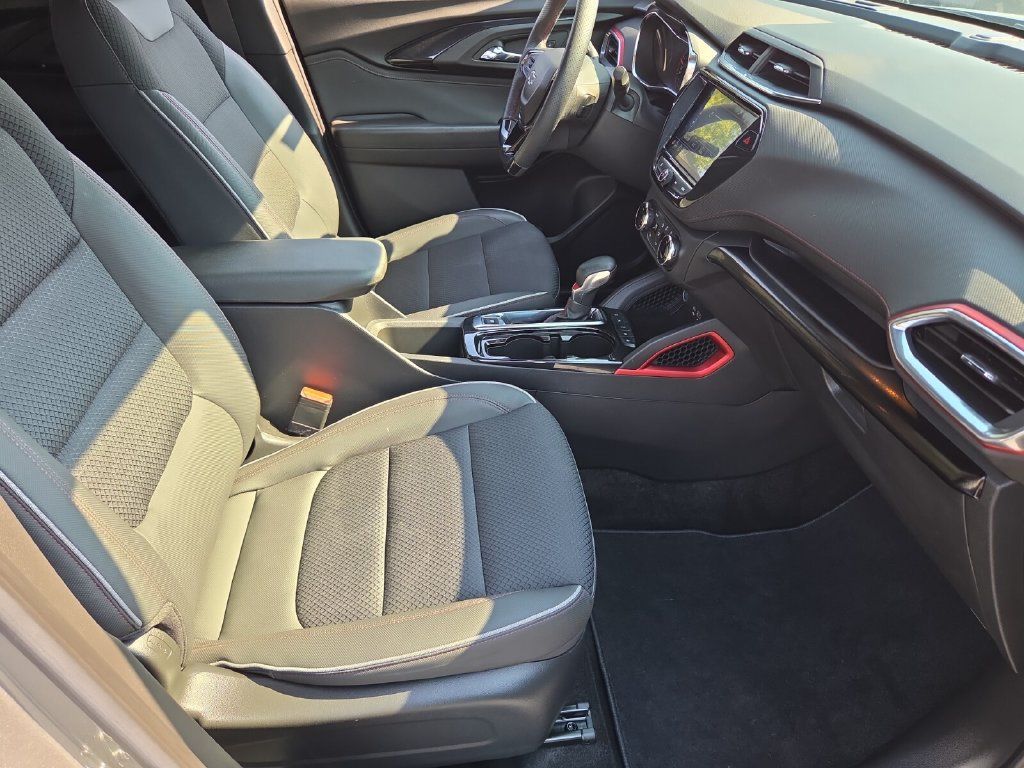 Used 2023 Chevrolet TrailBlazer RS w/ Convenience Package FWD image 17