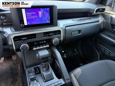 Used 2025 Toyota Tacoma SR5 AWD/4WD image 21