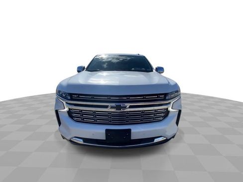 Used 2024 Chevrolet Suburban Premier w/ Premium Package AWD/4WD image 5
