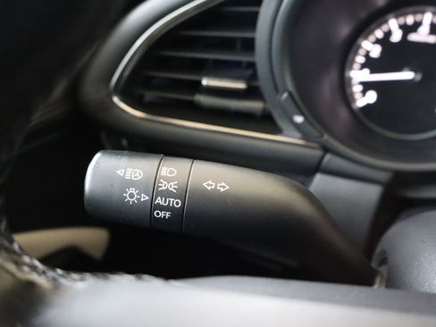 Used 2021 MAZDA MAZDA3 s image 22