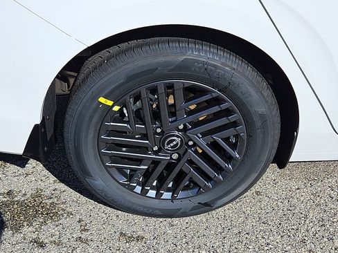 New 2026 Nissan Sentra SV FWD image 7