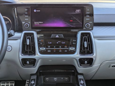 Used 2022 Kia Sorento SX Prestige w/ Panoramic Sunroof Package image 5