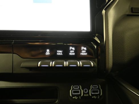 Used 2023 RAM 1500 Laramie AWD/4WD image 31