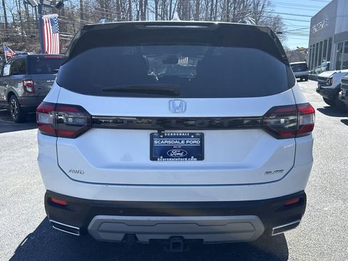 Used 2025 Honda Pilot Elite image 5