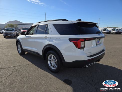 New 2026 Ford Explorer Active w/ Active Comfort Package image 3