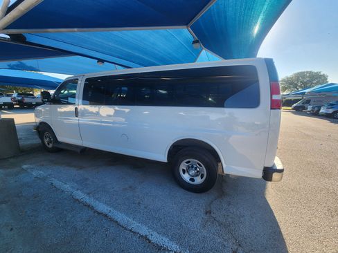 Used 2019 Chevrolet Express 3500 LT w/ LT Preferred Equipment Group RWD image 3