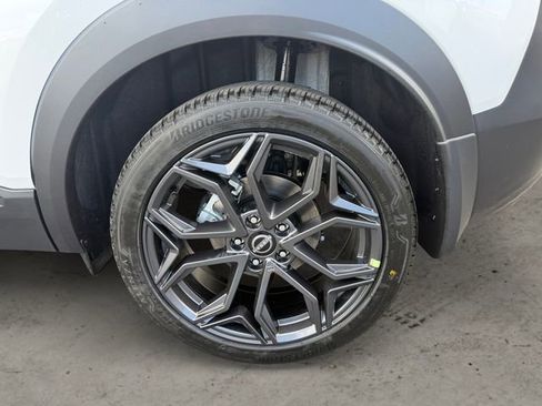 New 2026 Nissan Kicks SR w/ Cold Weather Package AWD/4WD image 9