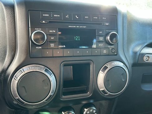 Certified 2017 Jeep Wrangler Unlimited Sport w/ Connectivity Group image 20