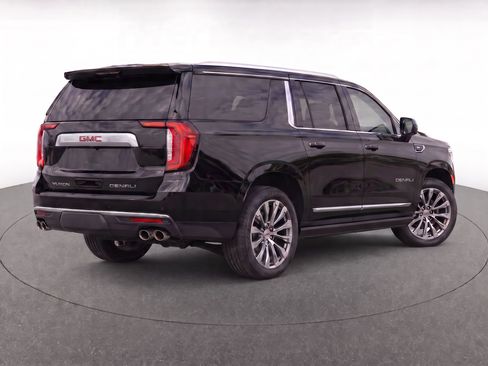 Used 2021 GMC Yukon XL Denali w/ Denali Premium Package AWD/4WD image 4