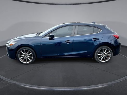 Used 2018 MAZDA MAZDA3 Touring FWD image 5