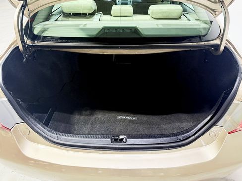 Used 2011 Toyota Camry LE image 26