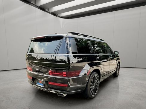 Used 2025 Hyundai Santa Fe Calligraphy image 5