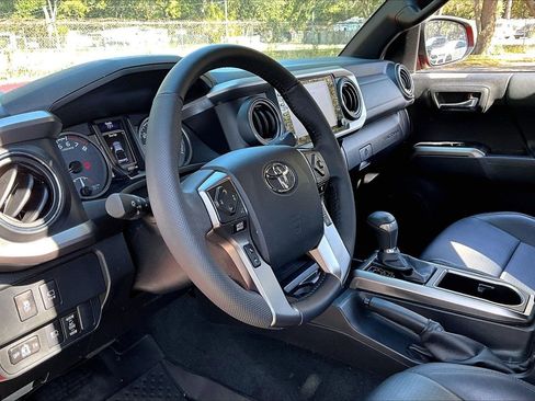 Used 2023 Toyota Tacoma Limited image 14