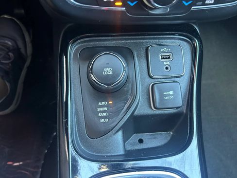 Used 2021 Jeep Compass Limited AWD/4WD image 9