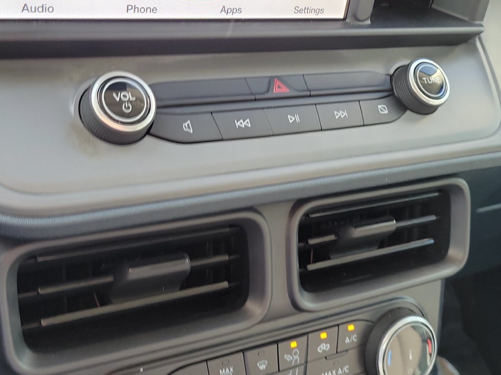 Used 2022 Ford Maverick XL FWD image 17