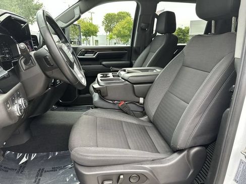 Used 2024 GMC Sierra 2500 SLE w/ SLE Value Package; AWD/4WD image 11