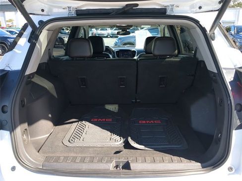 Used 2021 GMC Terrain SLT w/ Elevation Edition image 9