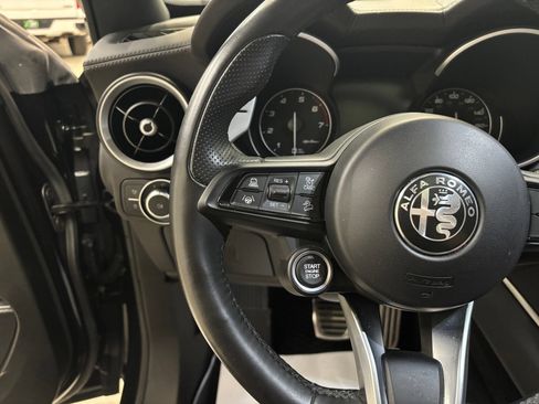 Used 2022 Alfa Romeo Stelvio Veloce AWD/4WD image 14