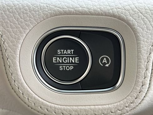 Used 2025 Mercedes-Benz GLE 350 4MATIC image 32