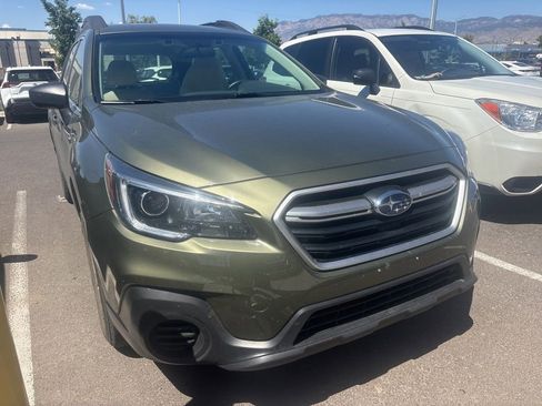 Used 2019 Subaru Outback 2.5i AWD/4WD image 2