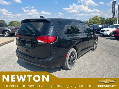 Used 2019 Chrysler Pacifica Touring Plus w/ S Appearance Package FWD image 8
